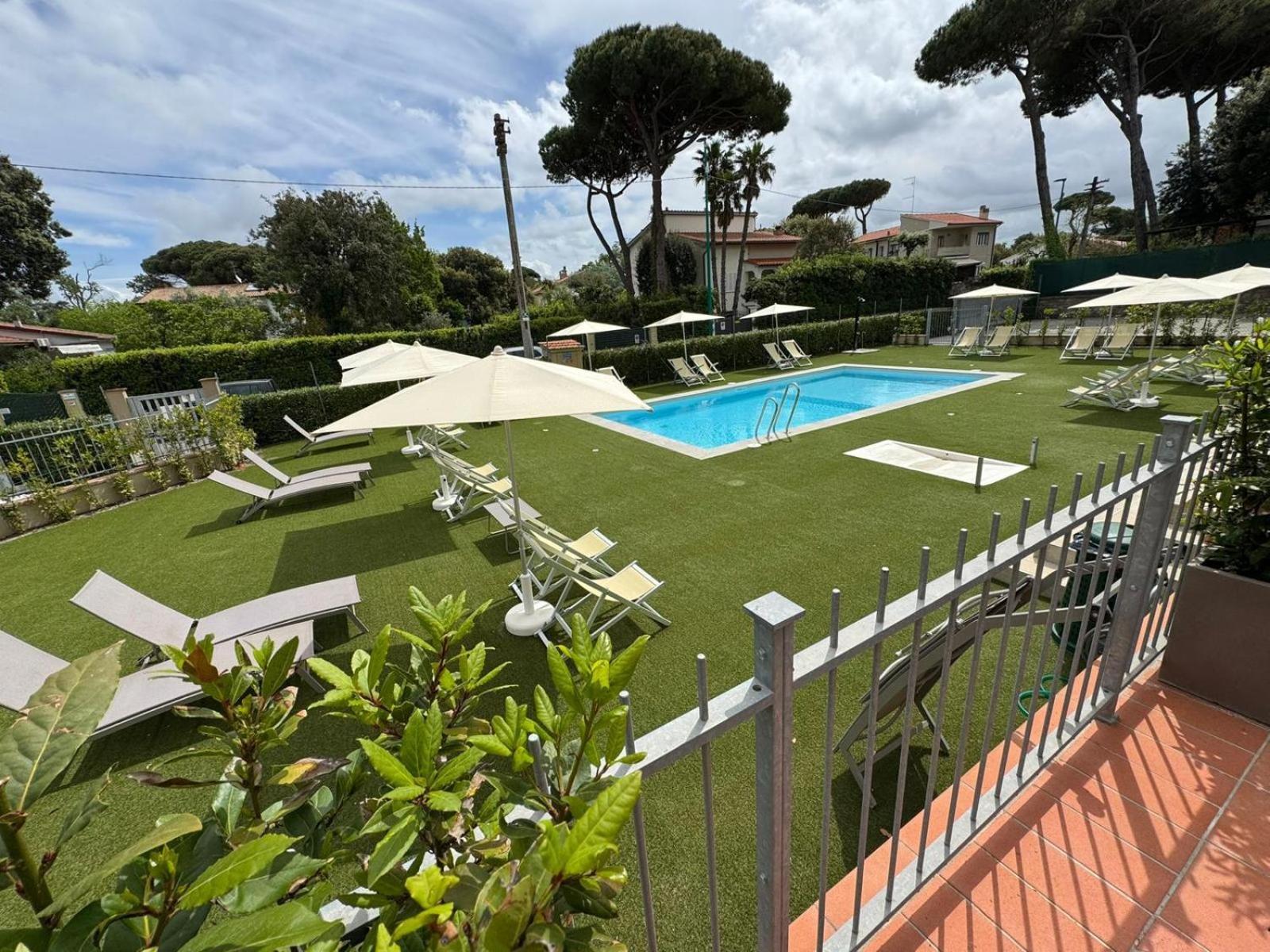 Residence San Francesco Тирения Екстериор снимка