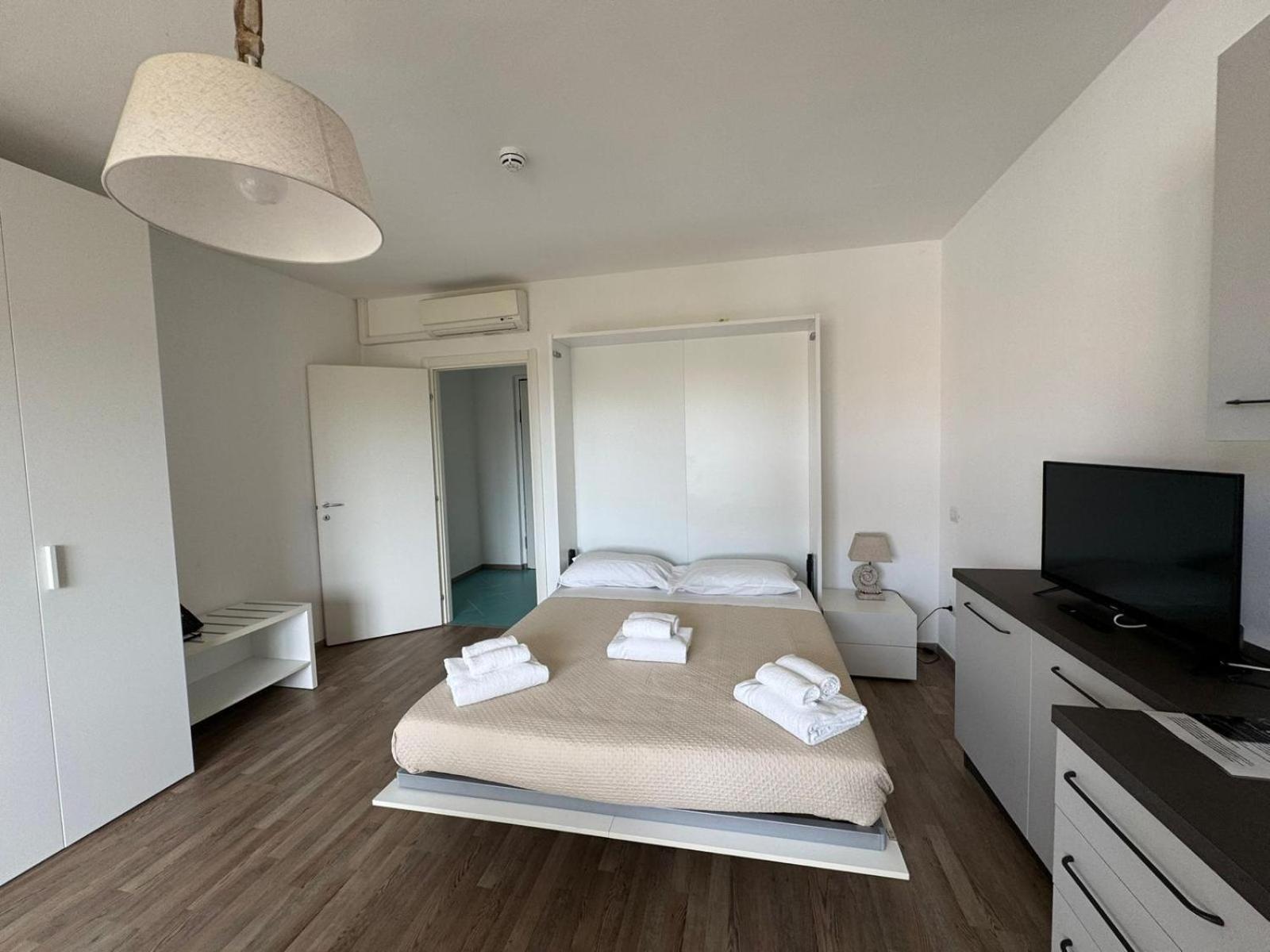 Residence San Francesco Тирения Екстериор снимка